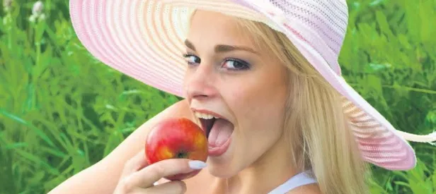 Kanser illetine renkli darbe