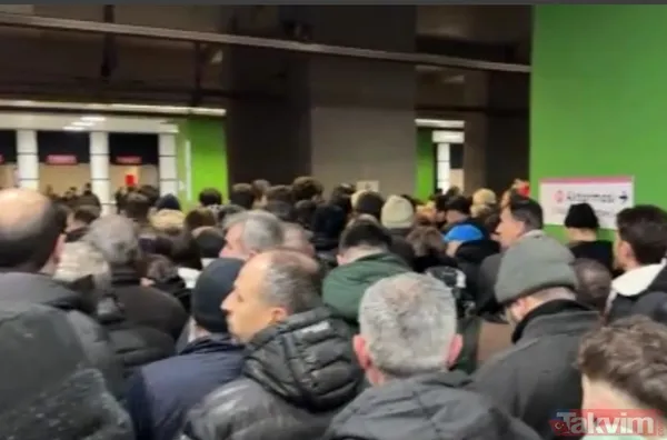 İstanbul’da kar yağdı trafik kilitlendi! İETT otobüsleri yine yolda kaldı - 11