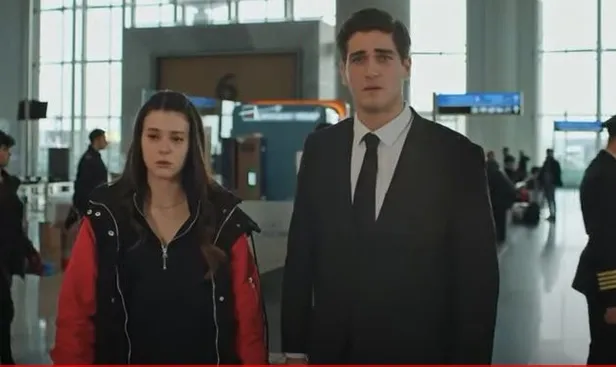 yali-capkininda-flas-veda-boyle-duyurdu-ayriliklar-da-sevdaya-dahil-izleyiciler-fark-etti-gercek-kisa-sure-son-1695210718851.jpg Böyle duyurdu 'Ayrılıklar da sevdaya dahil' Yalı Çapkını'nda flaş veda! İzleyiciler fark etti gerçek kısa süre sonra ortaya çıktı-3