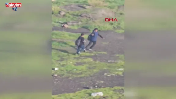 Esenyurt’ta ortaokul öğrencileri kurusıkı tabancayla ateş ederken yakalandı