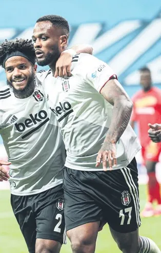 Sergen Yalçın büyük oynuyor!