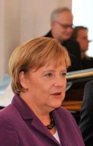 Merkel'den Mesut Özil açıklaması