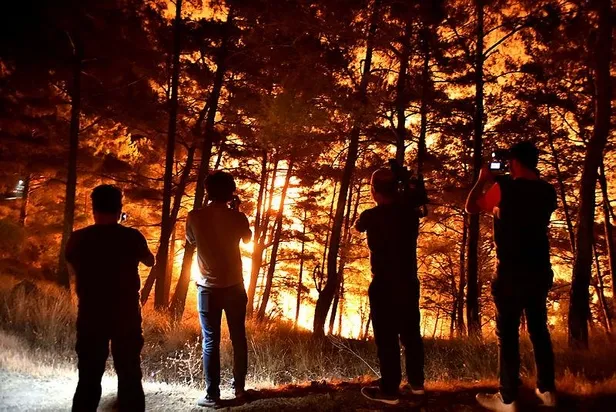 SON DAKİKA: Mersin'de orman yangını! Gündüz uçak ve helikopter akşam karadan müdahale ediliyor-6