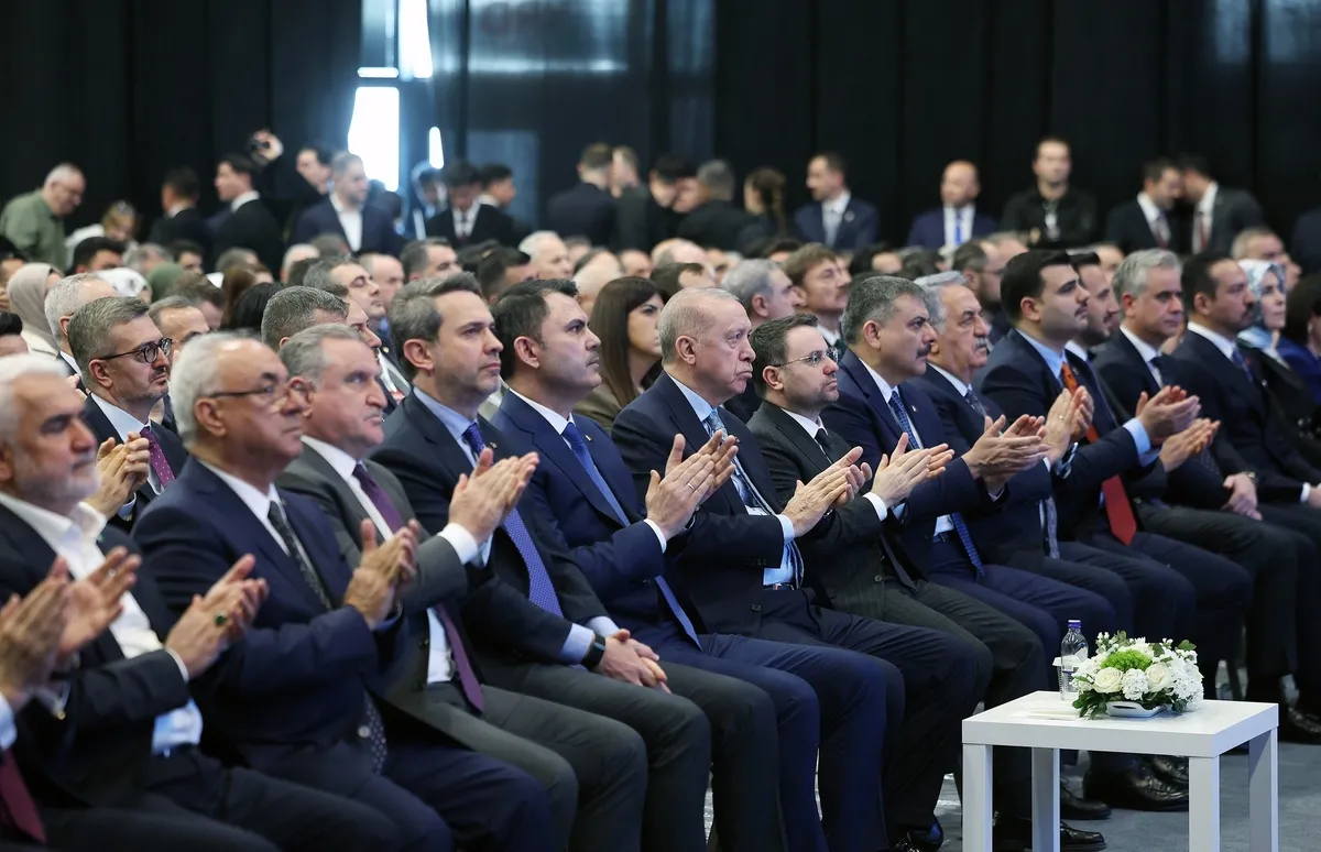 bakan-kurum-ev-sahibi-turkiye-kura-cekim-toreninde-konustu-dar-gelirli-nefes-alacak-1777129585517.jpeg Bakan Kurum, “Ev Sahibi Türkiye” kura çekim töreninde konuştu: Dar gelirli nefes alacak-2