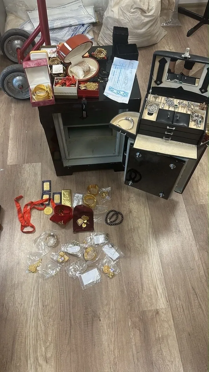 alihan-kurisin-telefon-oyunu-kullanmiyorum-dedi-gsm-hatti-zihinsel-engelli-ali-kovan-adina-kayitli-cikti-1787384554075.jpeg Alihan Kuriş'in "telefon" oyunu! "Kullanmıyorum" dedi GSM hattı zihinsel engelli Ali Kovan adına kayıtlı çıktı-5