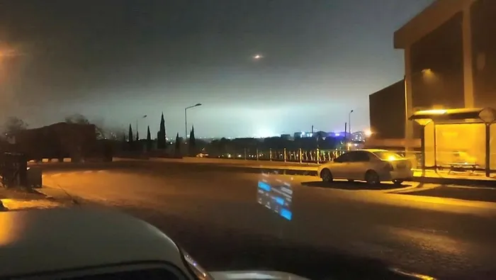 trafo-bomba-gibi-patladi-kocaelide-korku-dolu-anlar-1700804048550.jpeg Trafo bomba gibi patladı! Kocaeli'de korku dolu anlar-3