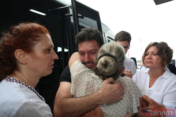 Aylar sonra Türkiye'ye dönen Hakan Atilla'nın karşılanmasında duygu dolu anlar yaşandı - 19