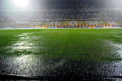 Yağmur 1.5 saat rötar yaptırdı