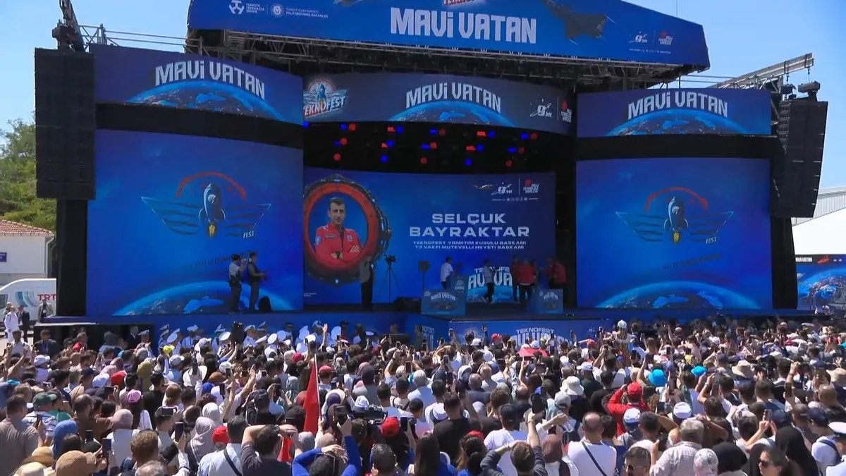 Selçuk Bayraktar'dan TEKNOFEST Mavi Vatan'da net mesaj: Tek bir damlasından da asla vazgeçmeyiz-4