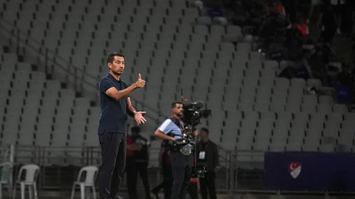 Giovanni van Bronckhorst: Oyuncularımla gurur duyuyorum