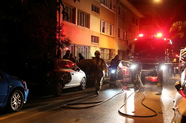 Üsküdar'da yangın faciası! 1 ölü 2 yaralı