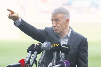 buksayi-lense-kaptiran-besiktas-caicedoyu-istanbula-davet-etme-karari-aldi-1653865046004.jpeg Buksa'yı Lens'e kaptıran Beşiktaş Caicedo’yu İstanbul’a davet etme kararı aldı-8