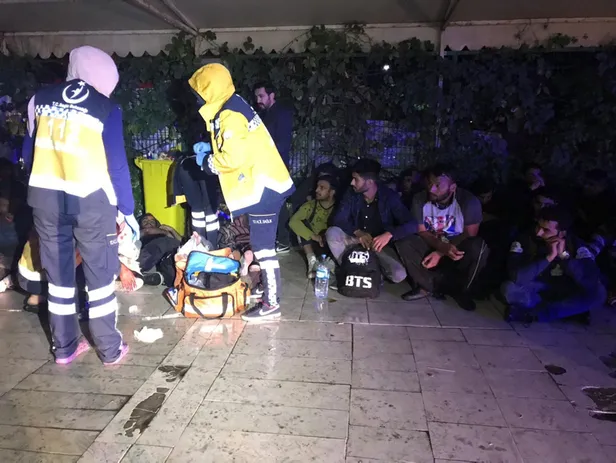 Arnavutköy’de can pazarı! Göçmenleri taşıyan şoför kaçarken yolcuları aşağı attı: 34 yaralı-1