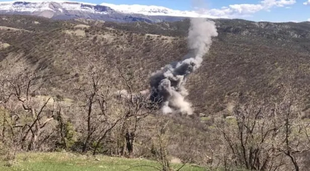 Son dakika: Şırnak'ta PKK'lı teröristlere ait 36 sığınak ve barınak imha edildi-3