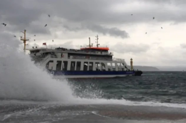 Deniz ulaşımına fırtına engeli