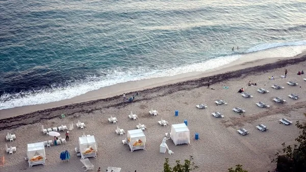 sezon-sonu-indirimi-turizmde-gozler-yerli-turiste-cevrildi-1690517305601.jpg Sezon sonu indirimi: Turizmde gözler yerli turiste çevrildi-2