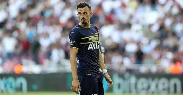 Fenerbahçe golcüsü Berisha'yı Augsburg'a kiraladı