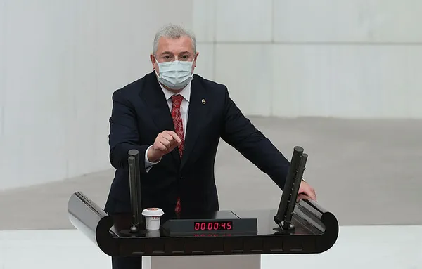 hdpden-pkkli-teroristlerin-cenazelerine-gitmeyi-surdurecekleri-aciklamasi-geldi-ak-parti-tepki-gosterdi-1608137190852.jpg HDP'den PKK'lı teröristlerin cenazelerine gitmeyi sürdürecekleri açıklaması geldi! AK Parti tepki gösterdi-5