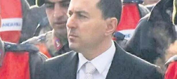 hain yaverin ilk kez gordum yalani