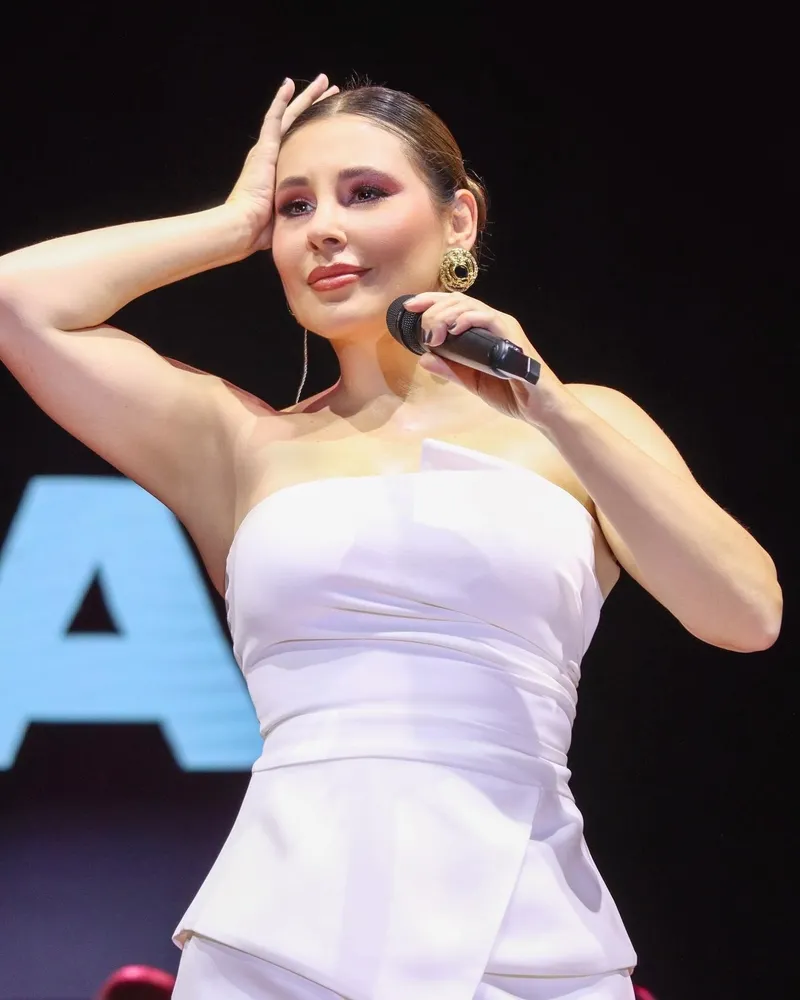 funda-ararin-sosyal-medya-isyani-buradayim-sunu-yedim-ee-sonra-1769174998526.jpg Funda Arar’ın sosyal medya isyanı: “Buradayım, şunu yedim... Ne yapalım yani?”-2