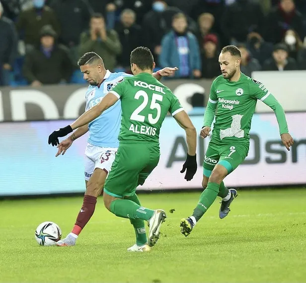 son-dakikalarda-2-penalti-atisini-degerlendiremeyen-trabzonspor-evinde-giresunspora-takildi-1-1-1642619961139.jpeg Son dakikalarda 2 penaltı atışını değerlendiremeyen Trabzonspor evinde Giresunspor'a takıldı: 1-1-14