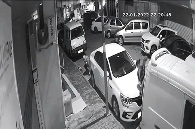 Sokak ortasında kan donduran cinayet! Son anları saniye saniye kaydedildi! Yer: Kağıthane