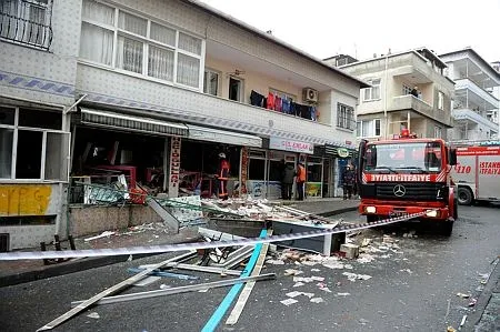 Küçükçekmece'de doğalgaz patlaması-1