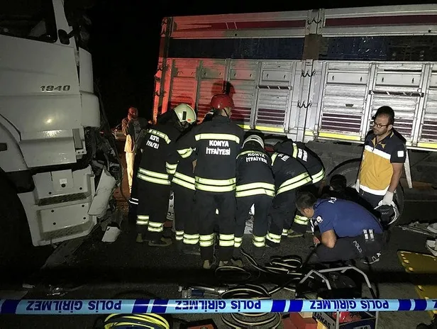 Kamyonun çektiği otomobile tır çarptı: 3 ölü, 2 yaralı-1