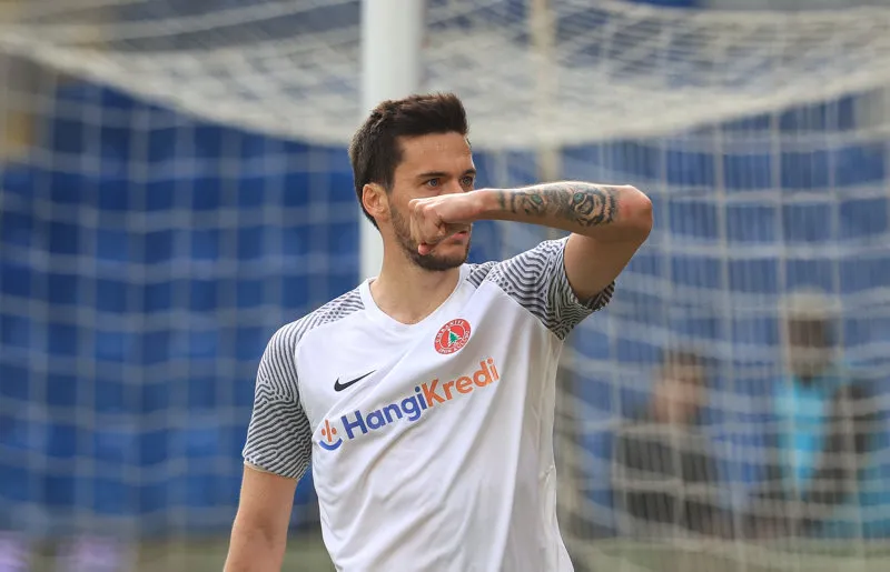 Süper Lig'in golcüsü Fenerbahçe'ye! Resmi teklif yapıldı - 5