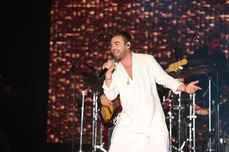 kasim-garipoglunun-yali-partilerinden-murat-dalkilic-da-cikti-once-sakladi-sonra-kabul-etti-1771529077729.jpeg Kasım Garipoğlu'nun yalı partilerinden Murat Dalkılıç da çıktı: Önce sakladı sonra kabul etti-4