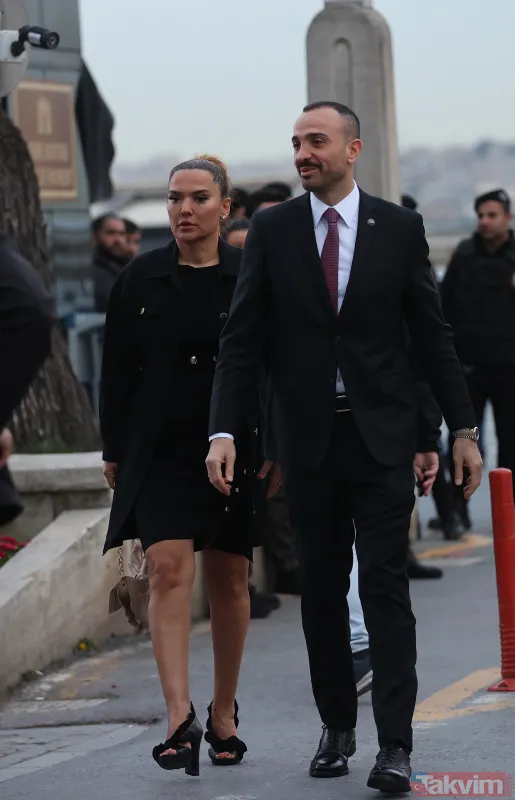 Hakan Ural Dolmabahçe Sarayı’nda gerçekleşen iftardan Başkan Recep Tayyip Erdoğan ile fotoğrafını paylaştı: "Sevmek ayıp mı yahu" - 11