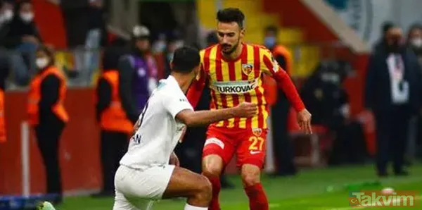 Onur Bulut Kimdir? 👉Onur Bulut 16 Nisan 1994 Tarihinde Almanya'nın Werdohl Şehrinde Doğdu. Sağ Bek Mevkisinde Forma Giyen 1.79 Boyundaki Futbolcunun...