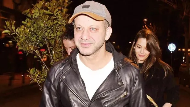 ece-sukan-ile-cagatay-ulusoy-askinda-soke-eden-olay-bensu-soral-ve-riza-kocaoglu-1682383549926.jpeg Ece Sükan ile Çağatay Ulusoy aşkında şoke eden olay! Bensu Soral ve Rıza Kocaoğlu...-7