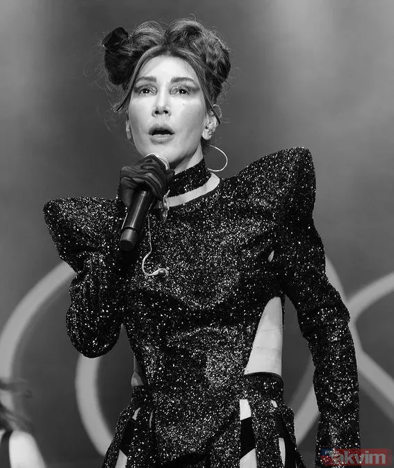 Pınar Altuğ cesur bikinisiyle sere serpe yakalandı gün boyu güneşlendi! Bir ara denize girmek için kalktı 20'likleri çatlattı - 38