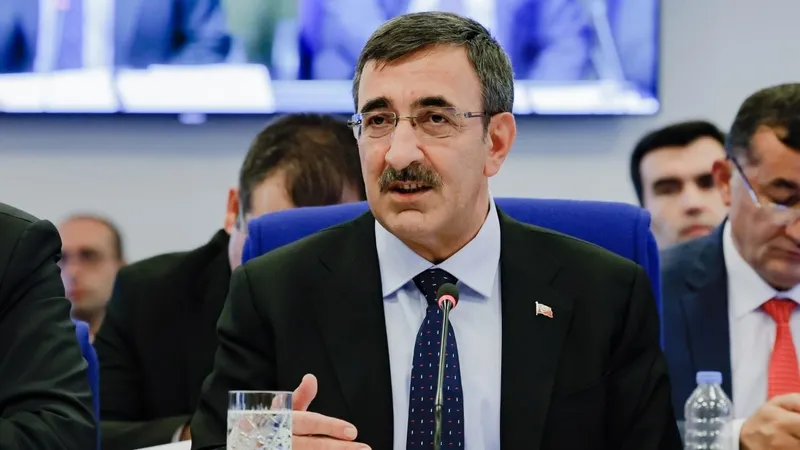 kamuda-tasarruf-vakti-cumhurbaskani-yardimcisi-cevdet-yilmaz-detaylari-acikladi-onceliklendirme-odaklanma-veri-1713338350648.jpeg Kamuda tasarruf vakti! Cumhurbaşkanı Yardımcısı Cevdet Yılmaz detayları açıkladı: Önceliklendirme, odaklanma, verimliliği arttırma-4