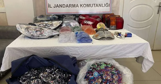 Piyasa değeri 78 bin TL olan kaçak oto aydınlatma parçaları ele geçirildi