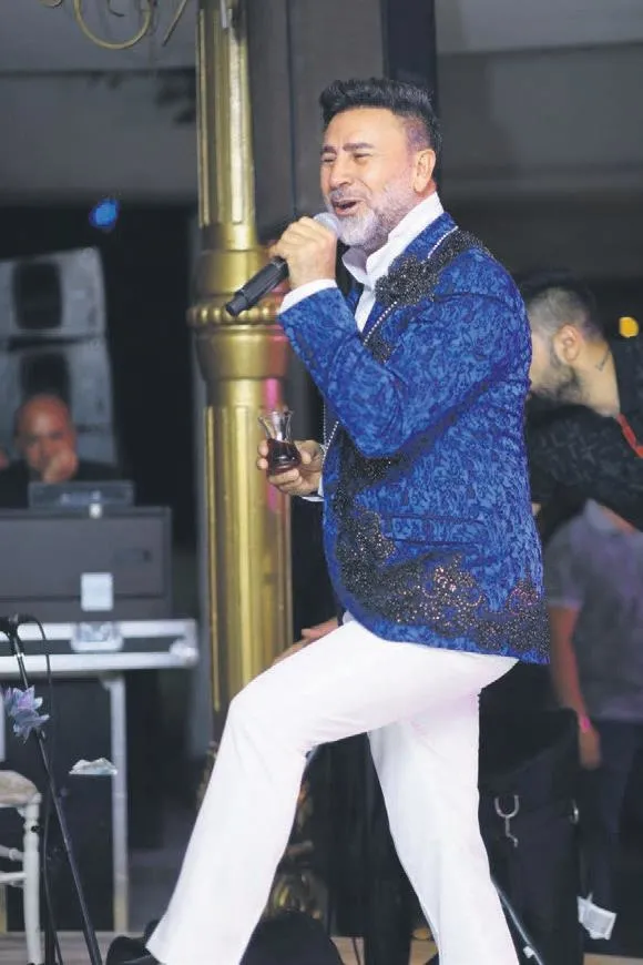 ibrahim-kutluayin-eski-aski-edwina-sponza-spor-yaparken-goruntulendi-utangac-tavirlari-dikkat-cekti-1629756322653.jpeg İbrahim Kutluay'ın eski aşkı Edwina Sponza spor yaparken görüntülendi! Utangaç tavırları dikkat çekti-9