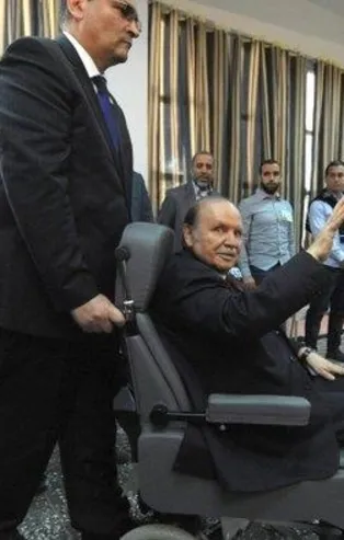Son dakika... Cezayir'de seçimler ertelendi