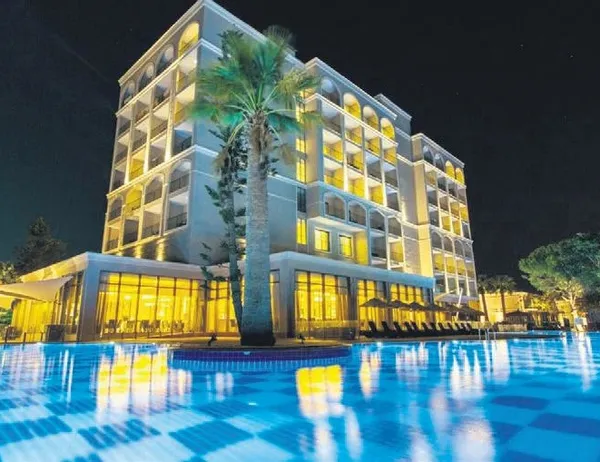Turizmci Veli Çilsal, 2 otelinin gasp edildiğini belirtti: 40 kişi oteli kapattı-1