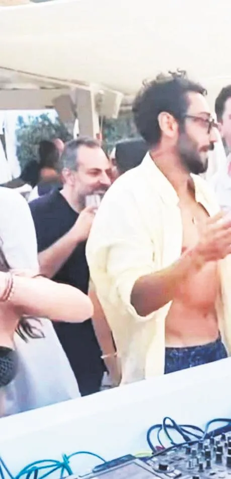 Love Island şampiyonu Ekin Su Cülcüloğlu ortalığı karıştırdı! Aykut Beceren'le Bodrum'da...-2