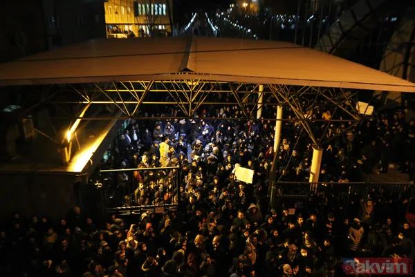 İran’da rejim karşıtları sokakta! "Düşmanımız burada, yalan yere ABD diyorlar" - 11