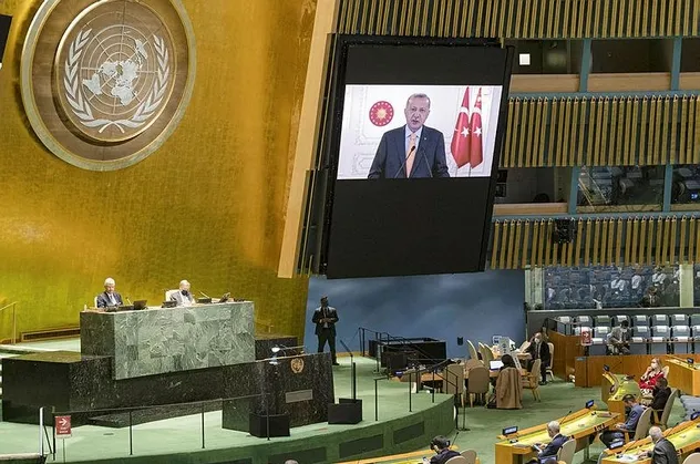Başkan Erdoğan'ın BM'de İsrail'in işgallerini haykırması İsrail Büyükelçisi Gilad Erdan'ın zoruna gitti! Salonu terk etti...