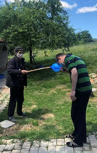 Bursa'da görülmemiş bayramlaşma! Sopanın ucundaki...