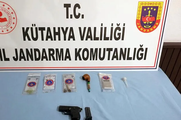 Kütahya'da uyuşturucu ticaretine 3 tutuklama
