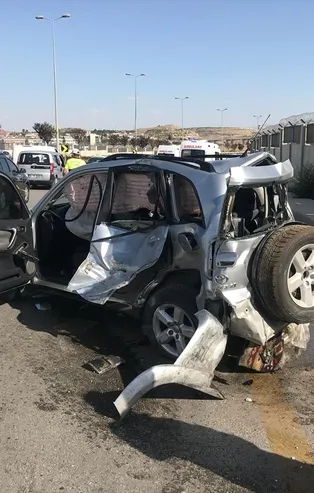 Ankara'da feci kaza: 2 yaralı