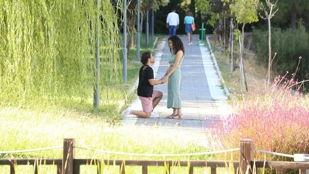 yeminden-sonra-ozge-yagizin-talihsizligi-bitmiyor-show-tv-apar-topar-final-karari-aldi-seyircisi-buruk-1634556764915.jpg Yemin'den sonra Özge Yağız'ın talihsizliği bitmiyor! Show TV apar topar final kararı aldı! Seyircisi buruk...-3