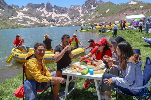 sat-buzul-golleri-4-cilo-festivaline-ev-sahipligi-yapiyor-1656778257016.jpeg Sat Buzul Gölleri 4. Cilo Festivali'ne ev sahipliği yapıyor-5