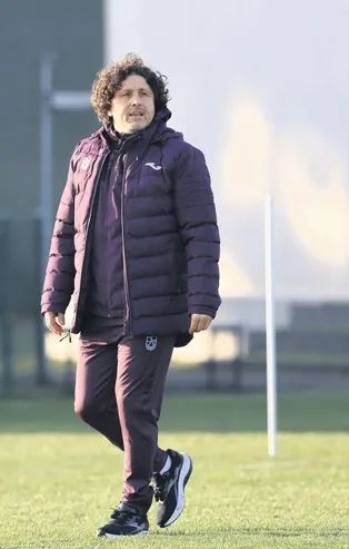 Fatih Tekke Göztepe karşılaşmasından önce oyuncularını uyardı: İlk maçında galibiyet istiyor!