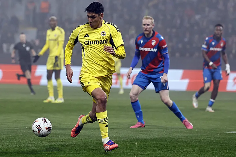 Fenerbahçe'nin Viktoria Plzen maçı sonrası o isme ağır sözler! "Rezil" - 3