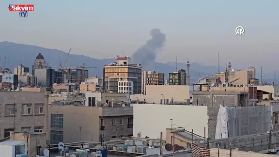 İsrail-ABD Tahran'ı vurdu: 4 noktada patlama, Hamaney ofisinden üst düzey yetkili hedef alındı